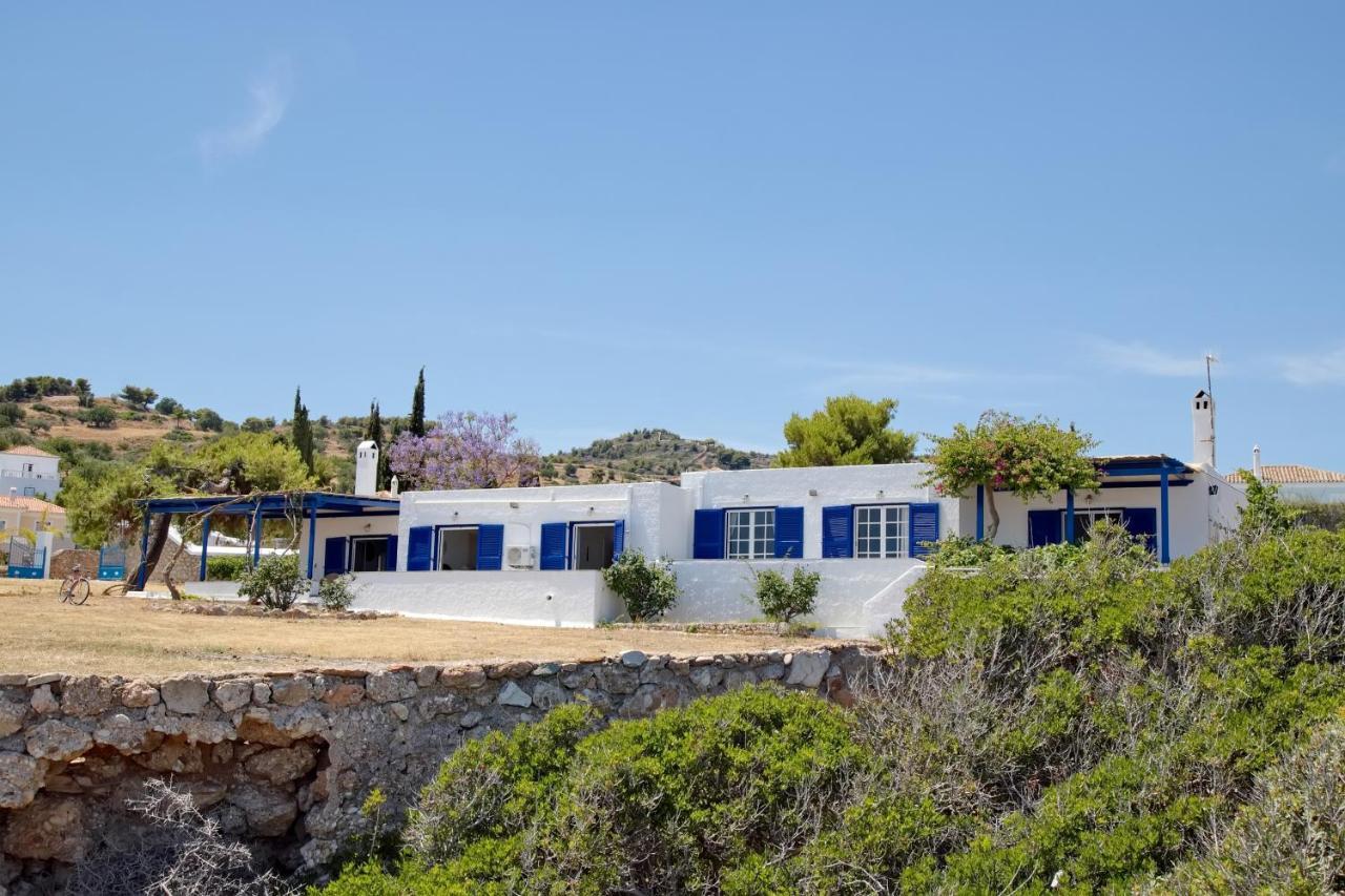 Aroura Homes 4Br Beachfront Villa Spetses Town Exterior photo