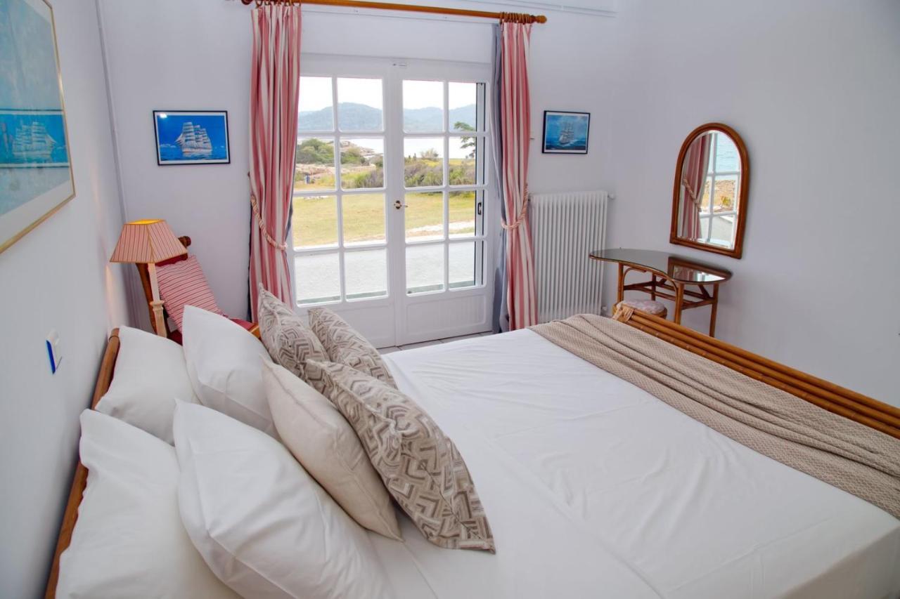 Aroura Homes 4Br Beachfront Villa Spetses Town Exterior photo