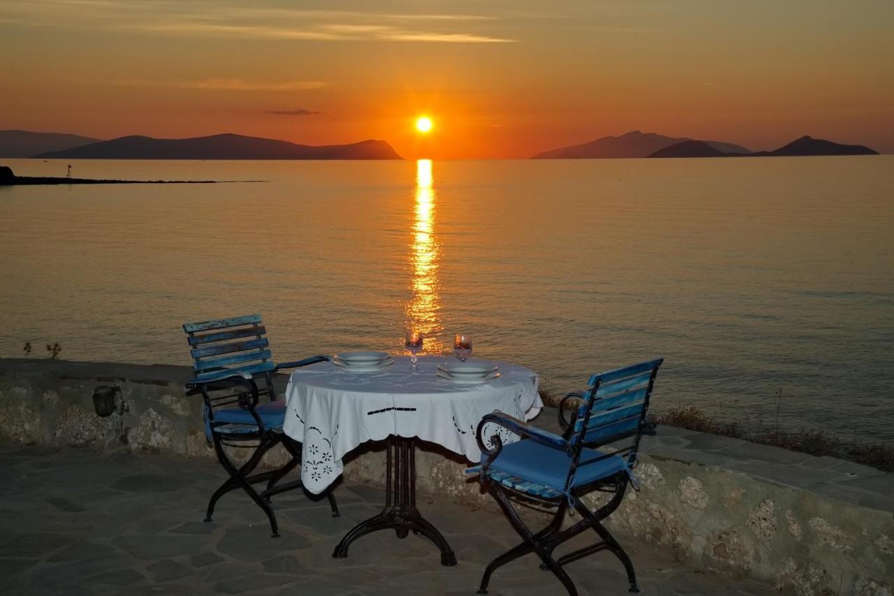 Aroura Homes 4Br Beachfront Villa Spetses Town Exterior photo