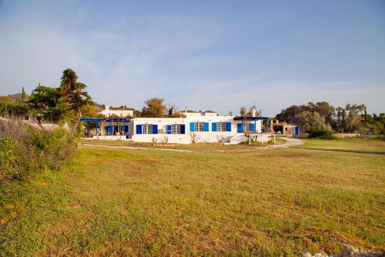 Aroura Homes 4Br Beachfront Villa Spetses Town Exterior photo