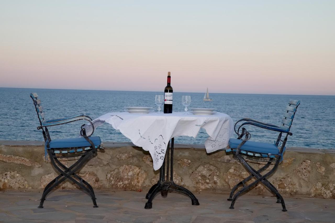 Aroura Homes 4Br Beachfront Villa Spetses Town Exterior photo