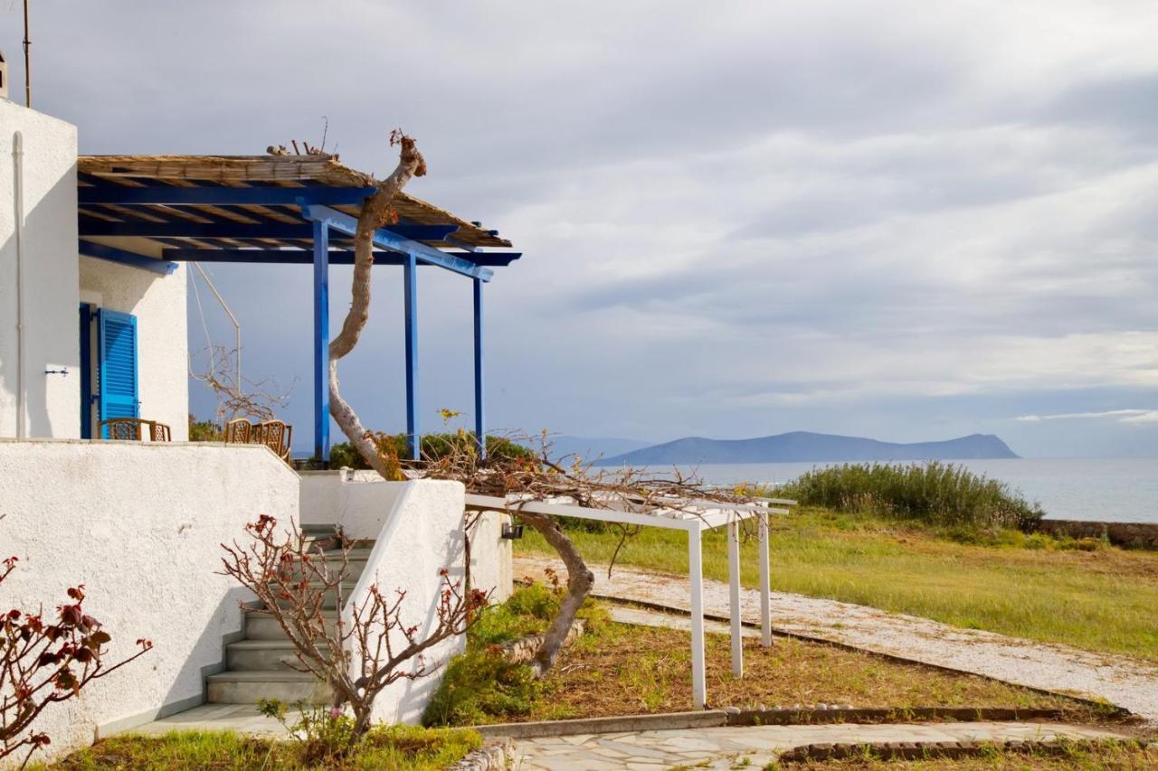 Aroura Homes 4Br Beachfront Villa Spetses Town Exterior photo
