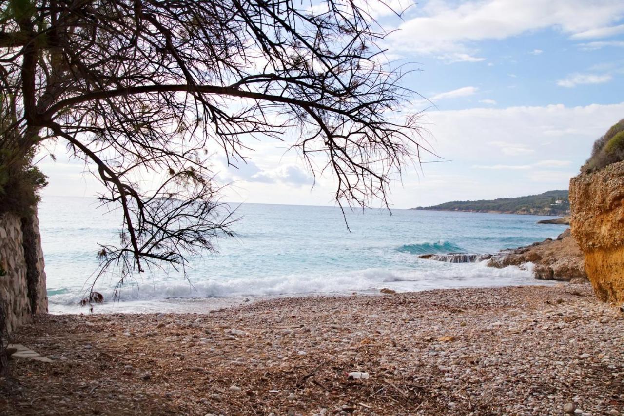 Aroura Homes 4Br Beachfront Villa Spetses Town Exterior photo