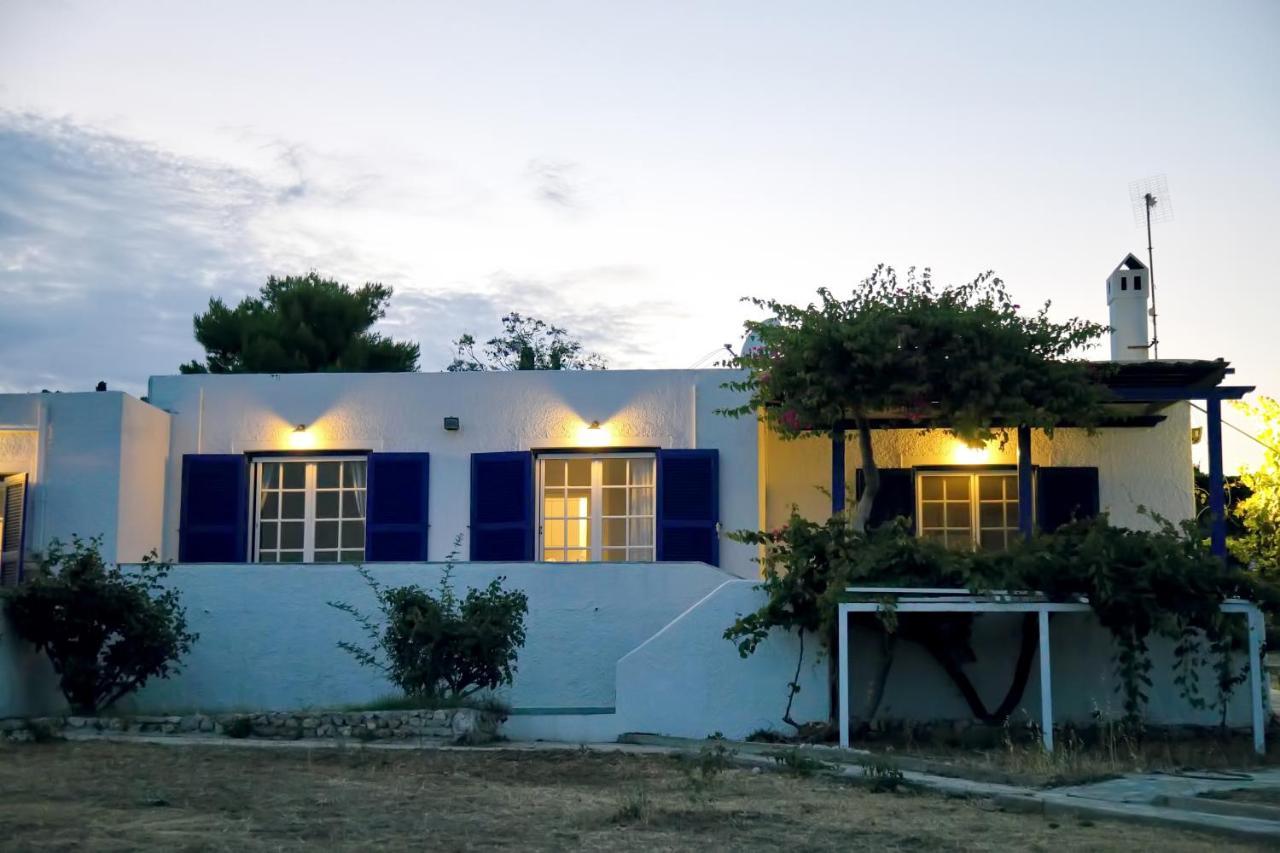 Aroura Homes 4Br Beachfront Villa Spetses Town Exterior photo